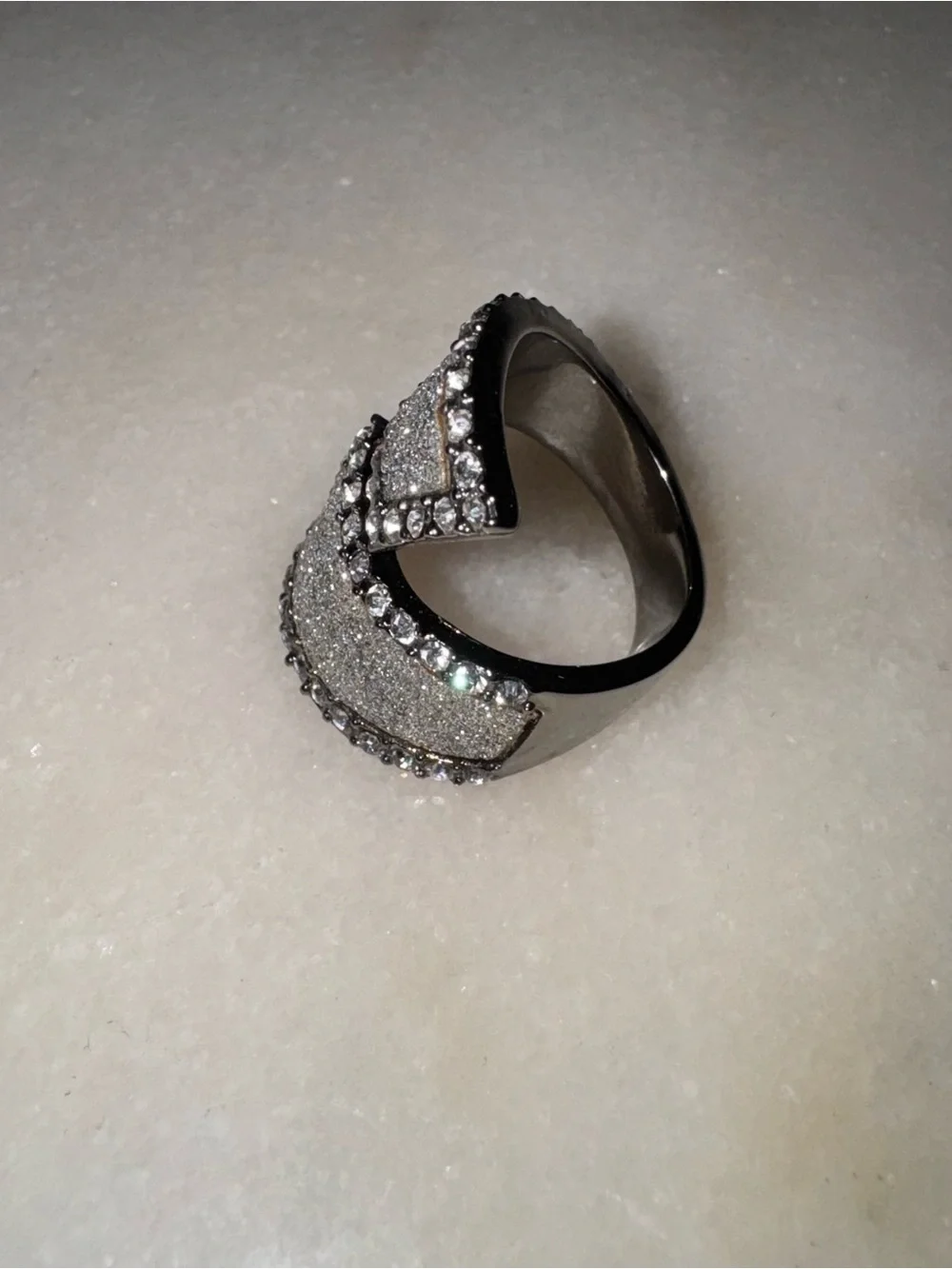 Glitter & stone wrap hematite ring